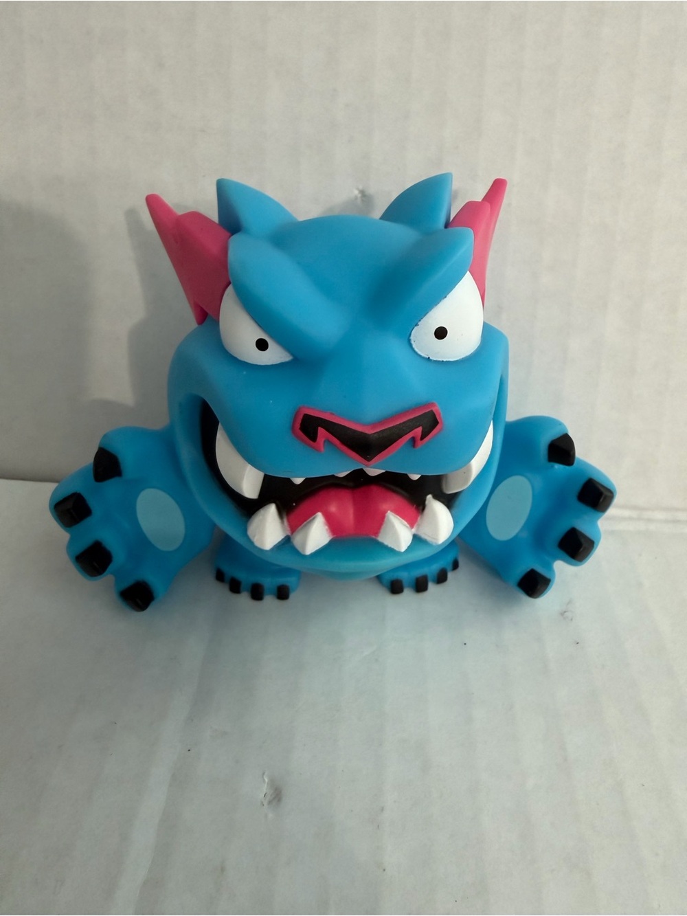Mr Beast Lab Classic Blue Panther Vinyl Figure